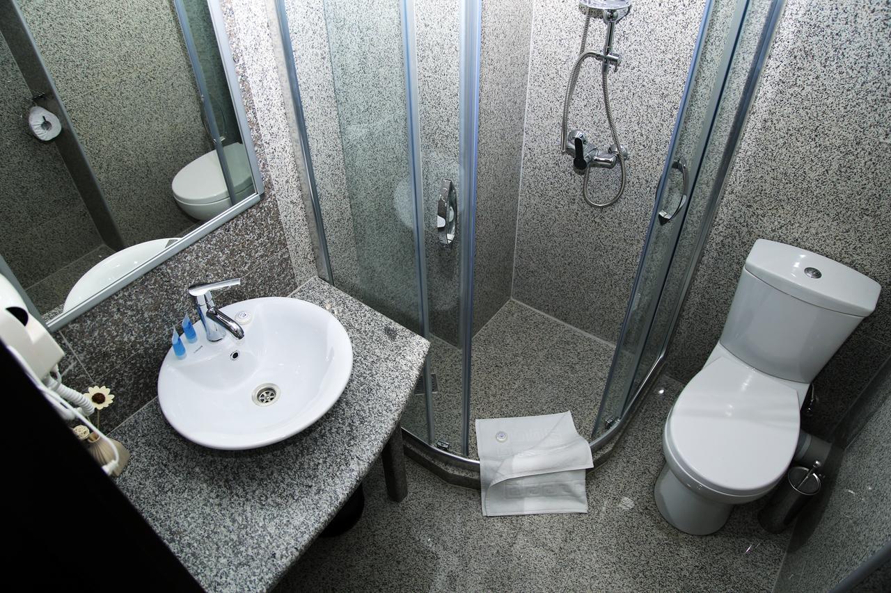 Iveria Hotel Khashuri Dış mekan fotoğraf