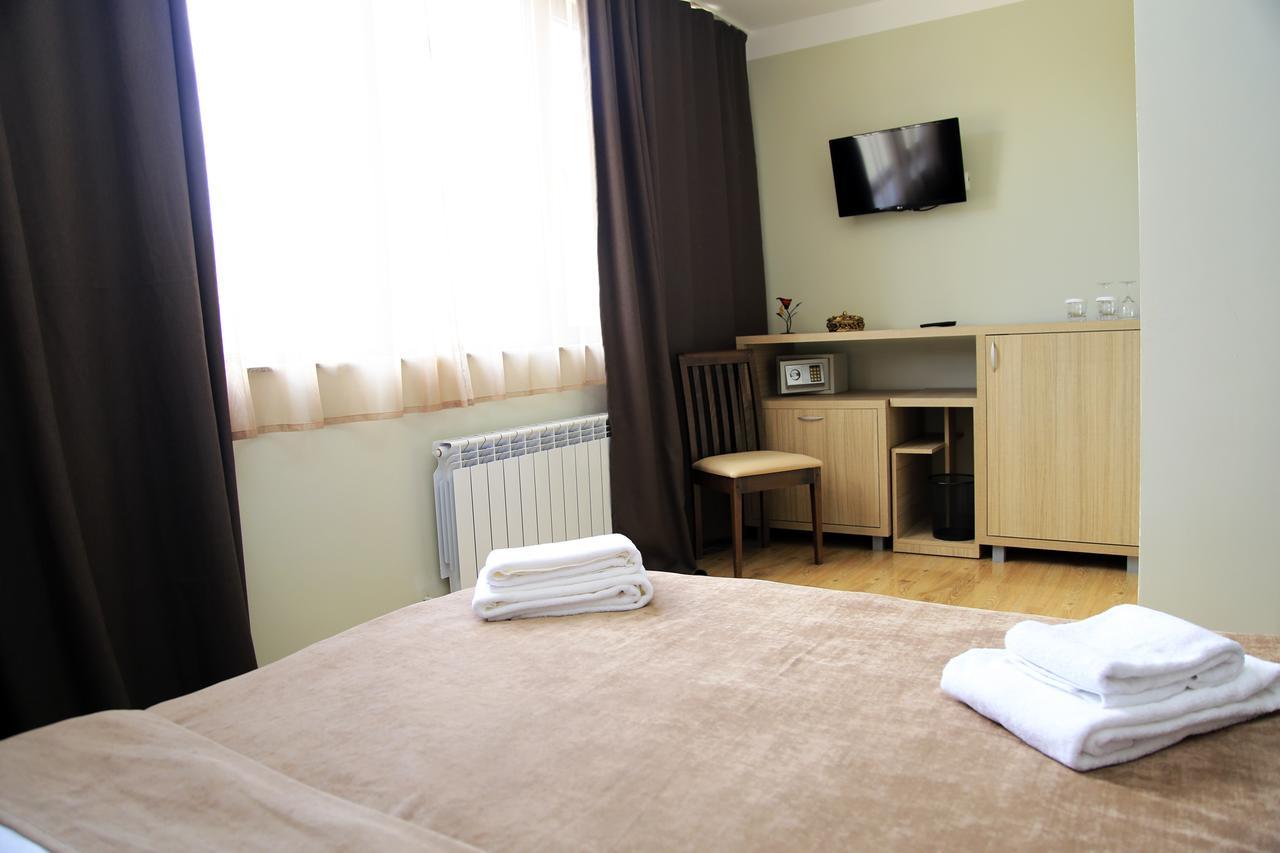 Iveria Hotel Khashuri Dış mekan fotoğraf